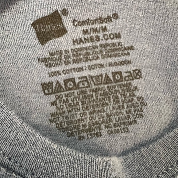 HANES bundle of 2 Men's Blue and Gray Pocket T-Shirts/size M - Picture 2 of 6